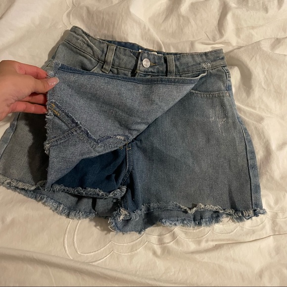 Distressed Light Denim Jean Skort - Picture 4 of 4